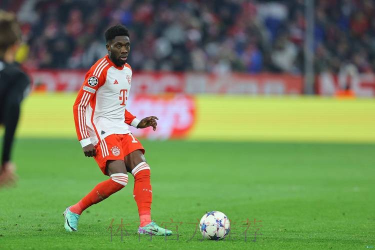 西媒：皇马引援的首要目标是阿方索-戴维斯