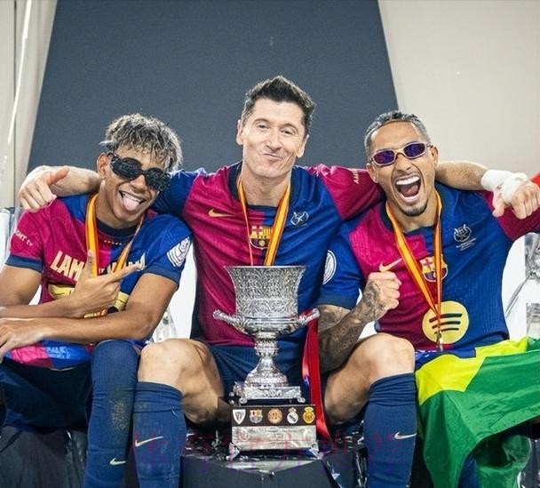 热身赛-拉菲尼亚劲爆世界波莱万首秀 巴萨1-0皇马